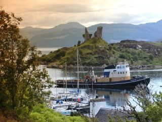 Festungsruine und Hafen von Kyleakin