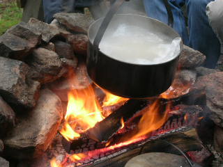 Kochen auf dem Lagerfeuer